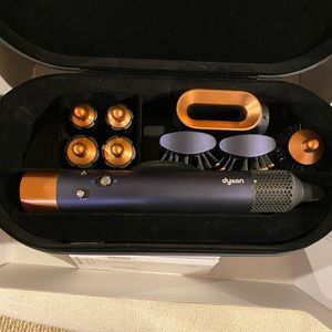 Dyson Airwrap Complete - includes hair dryer attachment